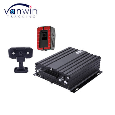 4CH 1080P SD MDVR Echtzeitüberwachung und -verfolgung 4G AI ADAS DMS Mobile DVR für Bus und Lastwagen CCTV-System